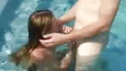 Ze stuurt haar naaktfoto ' s via een Smartphone en nederlandse familie porno heeft seks gehad.
