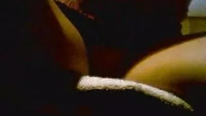 Neukte nederlandse porno nieuw Russische vrouw Nikita door James in de badkamer.