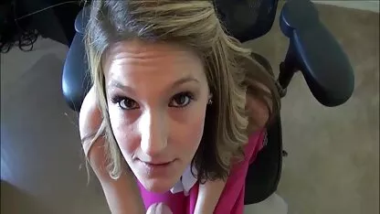Blond in hete luchtballonnen heeft een lange lul in gratis ned porno haar kont