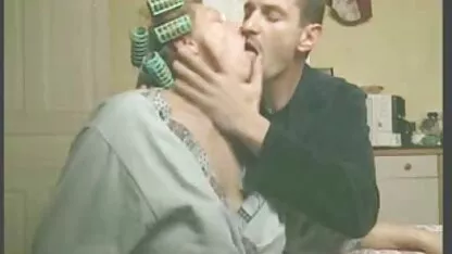 De eerste pornofilm van echte nederlandse porno een jonge Tsjech