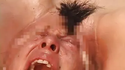 Russische porno free porno nederlands met een jonge vrouw in de badkamer.