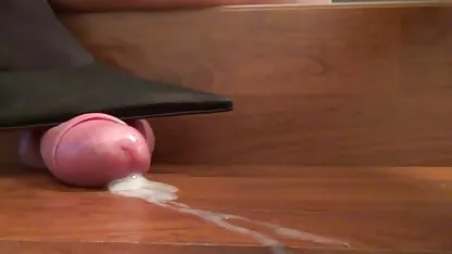 Een porno uit nederland grote neger neukt kleine blanke meid