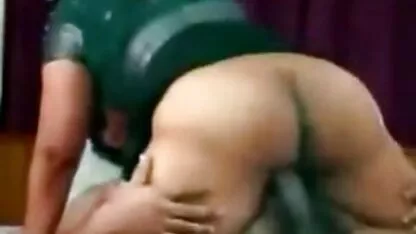 Meer sperma in het poesje van nederlands gesproken porno de jonge student
