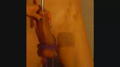 Jong blondje met enorme nederlandse porno videos ballen