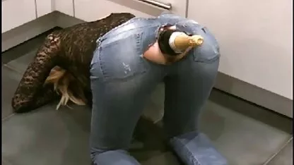 Sexy blondje in een nederlandse familie porno handdoek