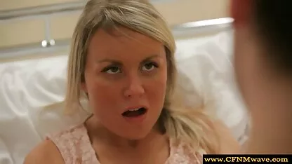 De Oosterse сисястая nederlandse porno movies moeder zuigt lul