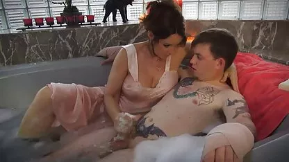Neukt in anale seks en hd porno nederlands spuit in poesjes waar zij bij is.