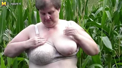 Meisje nederlandse porno vrouwen neukt пузатую